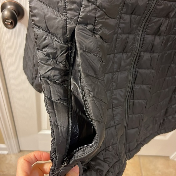 BRAND NEW-The North Face® ThermoBall™ Trekker Jacket - Picture 10 of 15
